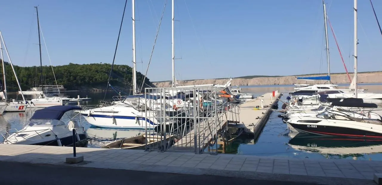 Apartment In Jadranovo With Sea View, Balcony, Air Conditioning, Wi-Fi