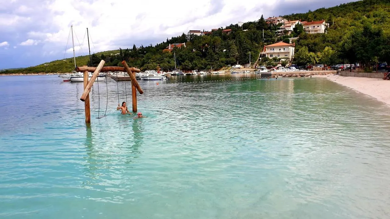 Apartment In Jadranovo With Sea View, Balcony, Air Conditioning, Wi-Fi Croatia