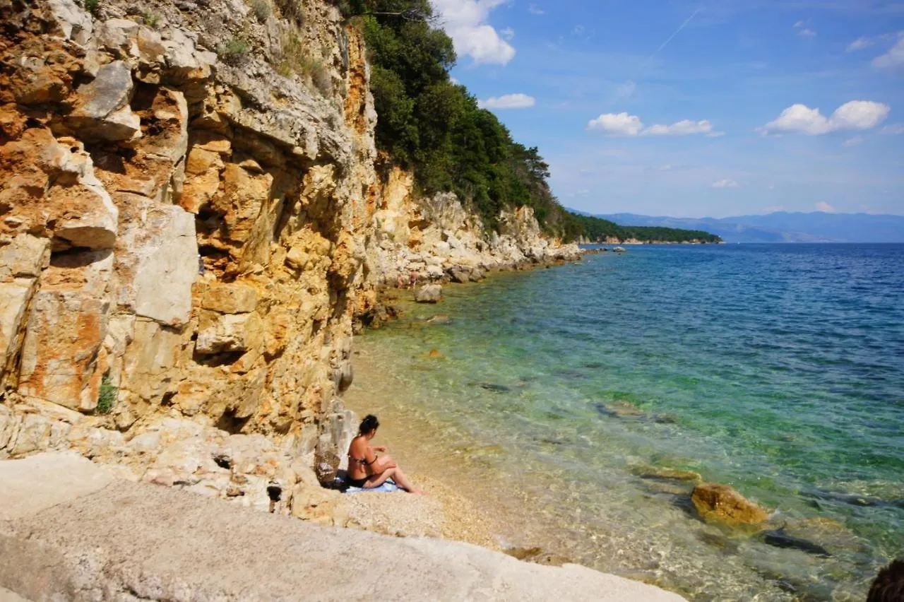Apartment In Jadranovo With Sea View, Balcony, Air Conditioning, Wi-Fi